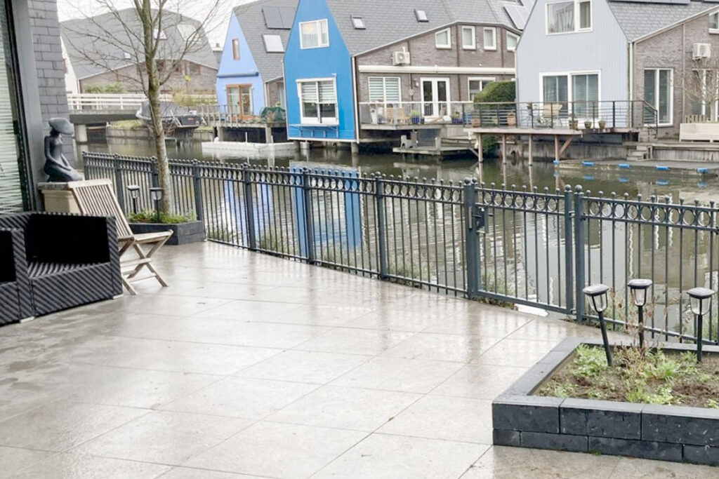 Metalen poorten en hekwerk