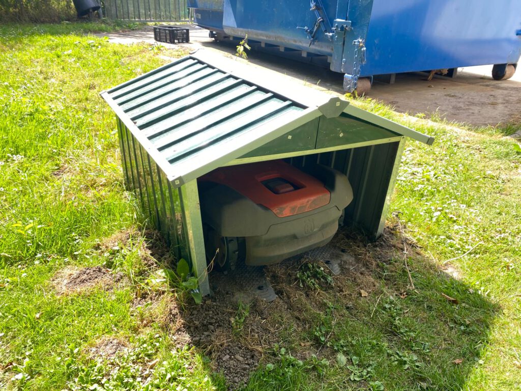 garage voor robotmaaier