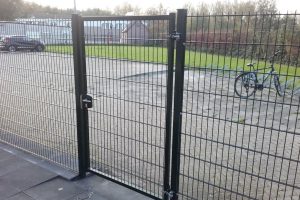 Poort voor een dubbelstaafmat hekwerk