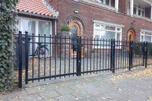 Metalen poorten en hekwerk