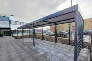 stalen fietsenhok met verlichting