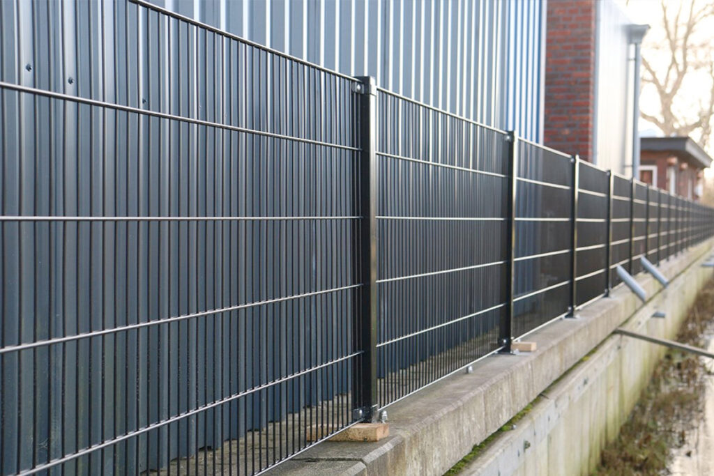 Dubbelstaafmat hekwerk laten installeren