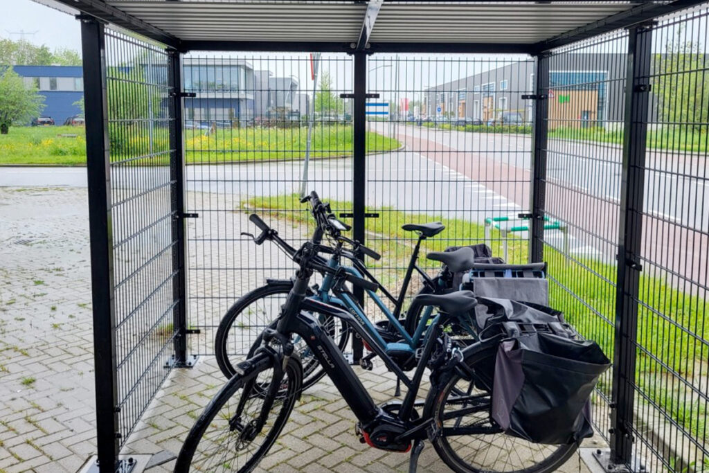 Fietsenhok in Creil
