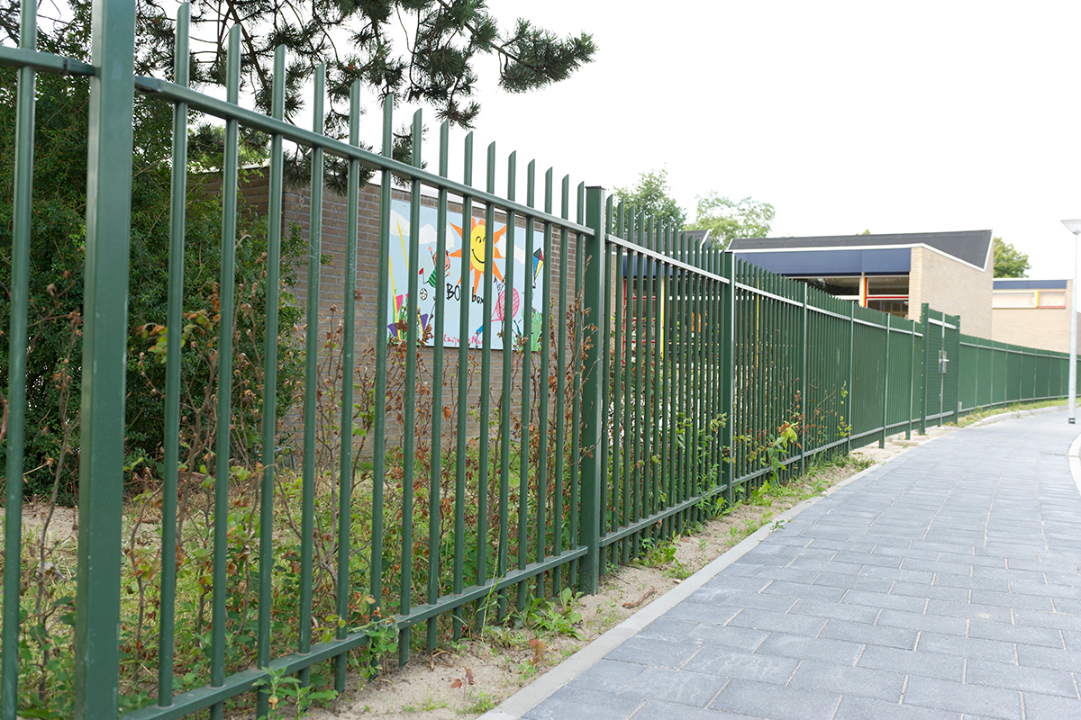 Spijlen hekwerk met poort